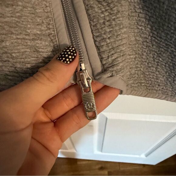 Lululemon on repeat jacket heather grey women’s 8 - Picture 3 of 9